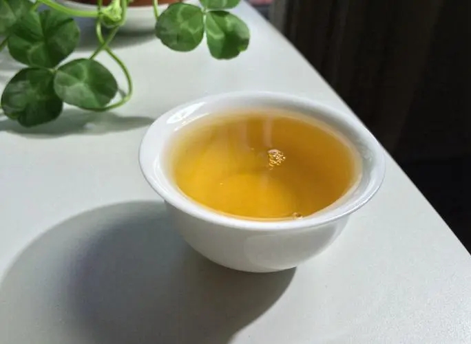 2022年一喝普洱茶肚子就熱熱的怎么回事？