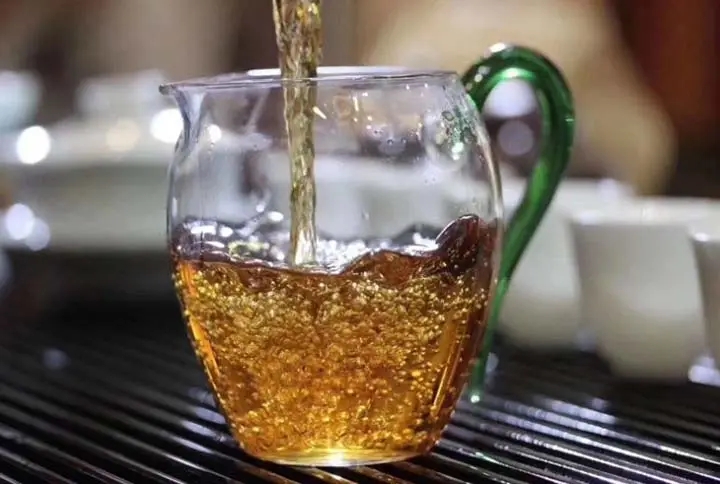 連“喉韻”和“鎖喉”都搞不清楚，就不要說懂普洱茶！