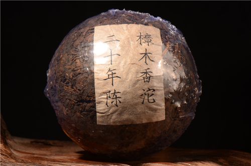 收藏普洱茶，應(yīng)選擇知名品牌還是小品牌？