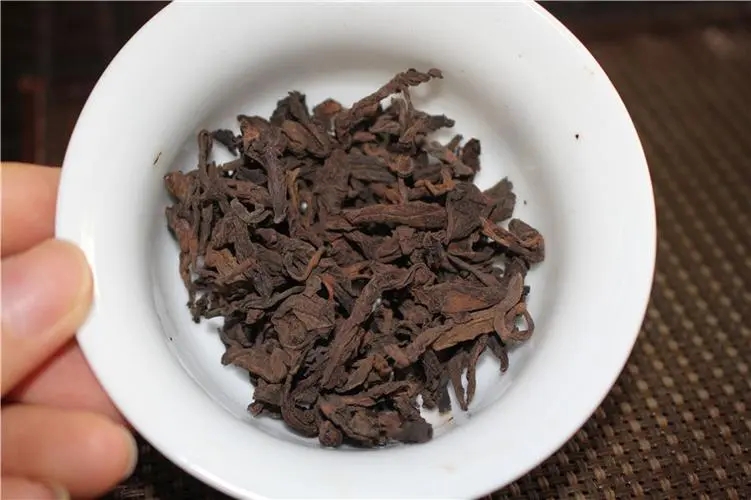 普洱茶的“樟香、棗香、糯香”等香味由什么決定？