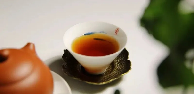 剛剛說(shuō)出了古樹(shù)純料與拼配之間的秘密！